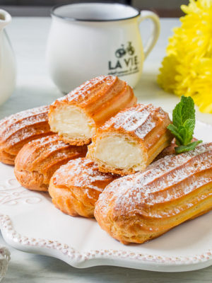 Eclairs with vanilla custard