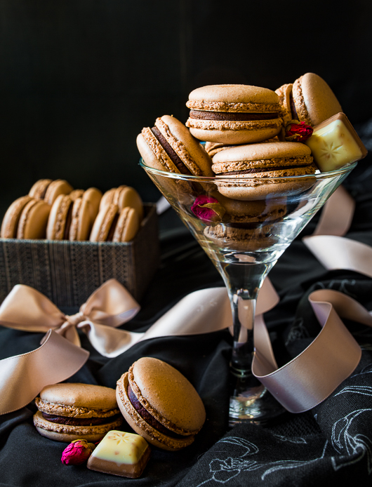 Рецепт Chocolate French Macarons with Rum Ganache