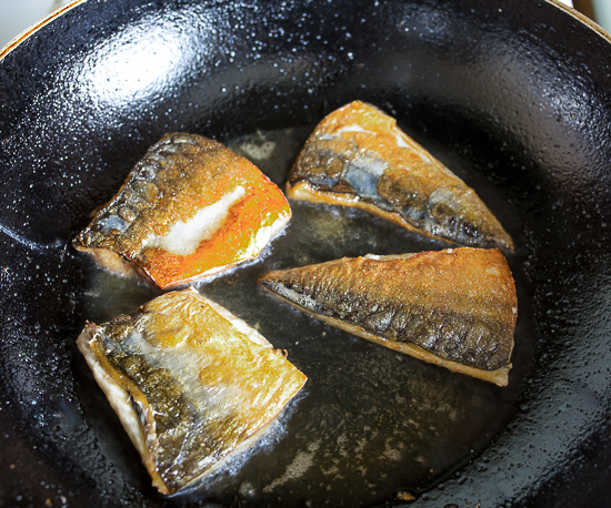 Frying mackerel